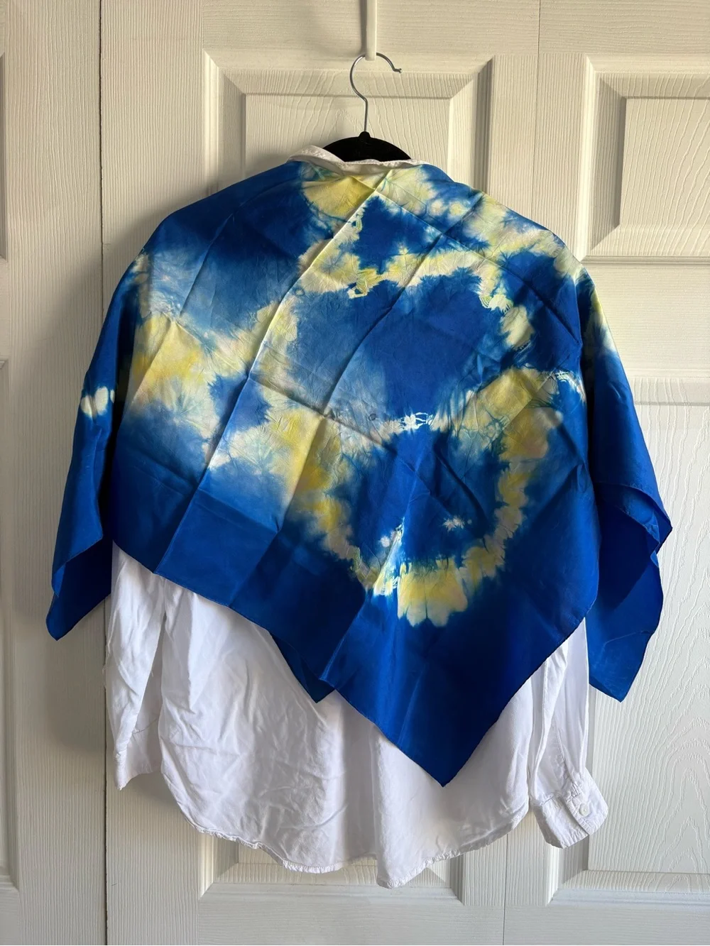 Hand Made In Bermuda By Jessica Tie-Dye Blue Yellow Fluid Art Silk Scarf 34*34